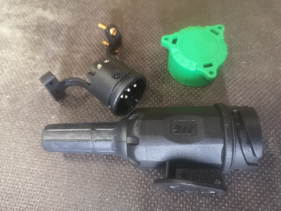 13 Pol Stecker Kunstoff 13 Pol Stecker Anhänger