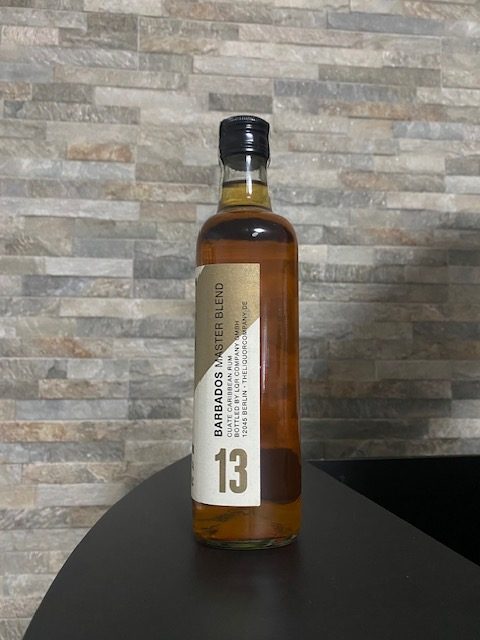 Cuate Ron Caribbean 12 von der seite Cuate Ron Caribbean 12 von der seite